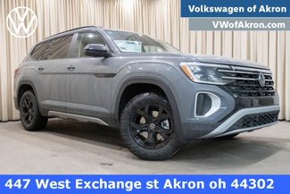 New 2025 Volkswagen Atlas Peak Edition SE image 1