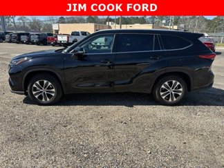 Used 2022 Toyota Highlander XLE image 1
