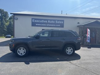 Used 2023 Jeep Grand Cherokee Laredo image 1