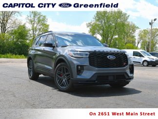 Used 2025 Ford Explorer ST image 1
