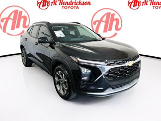 Used 2025 Chevrolet Trax LT image 1