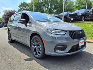 New 2025 Chrysler Pacifica Limited image 1