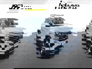 Used 2024 Volkswagen Atlas SE image 1