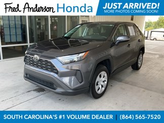 Used 2024 Toyota RAV4 LE video 1