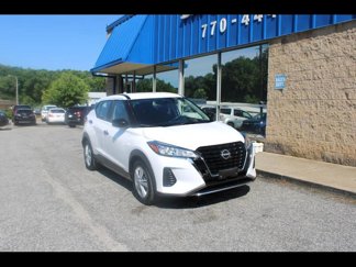 Used 2023 Nissan Kicks S image 1