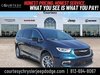 New 2025 Chrysler Pacifica Select image 1