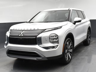 New 2025 Mitsubishi Outlander SE image 1