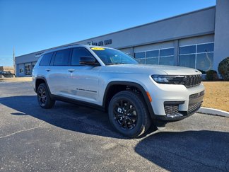 New 2025 Jeep Grand Cherokee L Laredo image 1