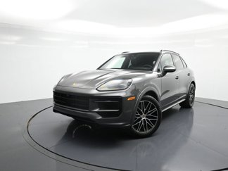 Used 2025 Porsche Cayenne image 1