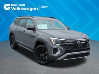 New 2025 Volkswagen Atlas Peak Edition SE image 1