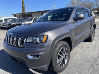 Used 2018 Jeep Grand Cherokee Laredo image 1