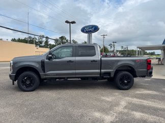 New 2025 Ford F250 4x4 Crew Cab Super Duty image 1