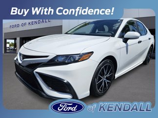 Used 2024 Toyota Camry SE image 1