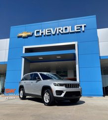 Used 2025 Jeep Grand Cherokee Laredo w/ Luxury Tech Group I image 1