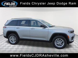 New 2025 Jeep Grand Cherokee Laredo image 1