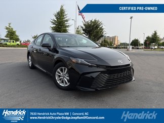 Used 2025 Toyota Camry LE image 1