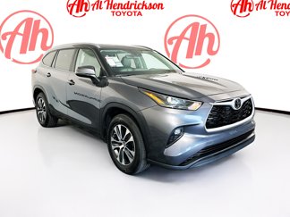 Used 2024 Toyota Highlander XLE image 1