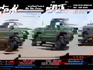New 2025 Nissan Frontier PRO-4X w/ Pro Convenience Package image 1