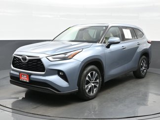 Used 2022 Toyota Highlander XLE video 2