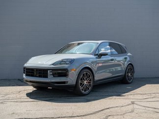 Used 2025 Porsche Cayenne S image 1
