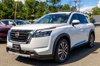 New 2025 Nissan Pathfinder Platinum image 1