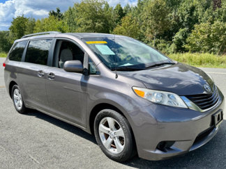 Used 2013 Toyota Sienna LE image 1