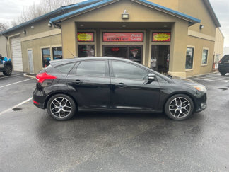 Used 2017 Ford Focus SEL image 1