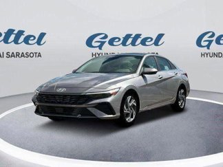 New 2025 Hyundai Elantra SEL image 1