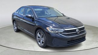 Used 2024 Volkswagen Jetta SE image 1