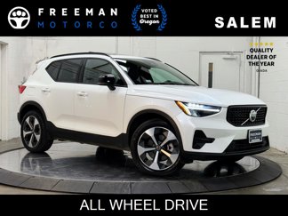 Used 2024 Volvo XC40 B5 Core image 1