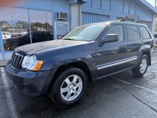Used 2010 Jeep Grand Cherokee Laredo image 1