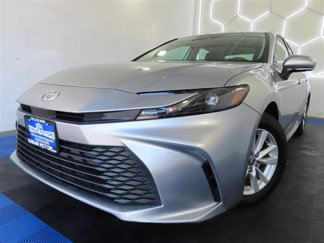 Used 2025 Toyota Camry LE image 1