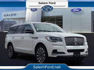 Used 2023 Lincoln Navigator Reserve image 1