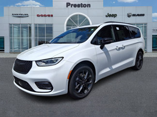 New 2026 Chrysler Pacifica Limited image 1
