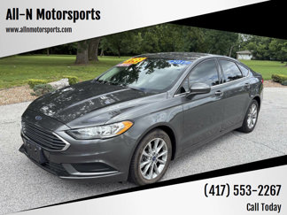 Used 2017 Ford Fusion SE image 1