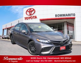 Used 2024 Toyota Camry SE image 1