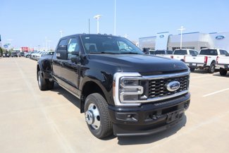 New 2025 Ford F350 4x4 Crew Cab DRW Super Duty image 1