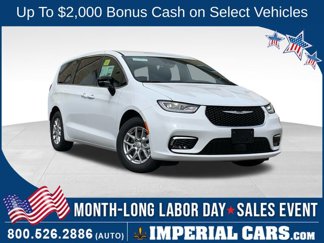 New 2026 Chrysler Pacifica Select image 1