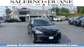 New 2026 Chrysler Pacifica Limited image 1