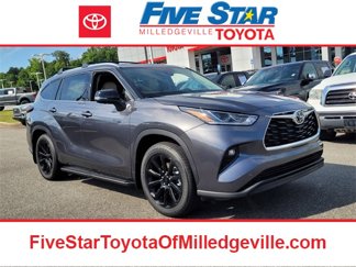 New 2025 Toyota Highlander Limited image 1