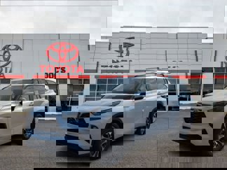 New 2025 Toyota Highlander XLE image 1