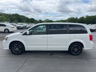 Used 2017 Dodge Grand Caravan SE image 1