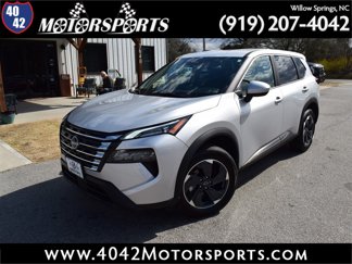 Used 2024 Nissan Rogue SV image 1