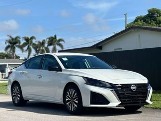 Used 2025 Nissan Altima 2.5 SV image 1