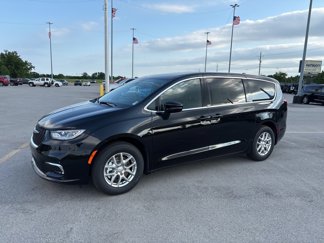 New 2025 Chrysler Pacifica Select image 1