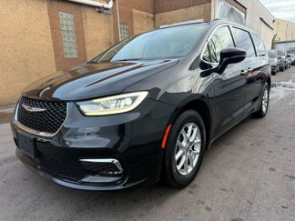 Used 2022 Chrysler Pacifica Touring-L image 1