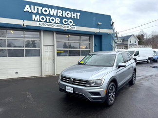 Used 2020 Volkswagen Tiguan SE image 1