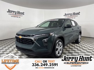 Used 2025 Chevrolet Trax LS image 1