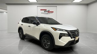 Used 2025 Nissan Rogue S image 1