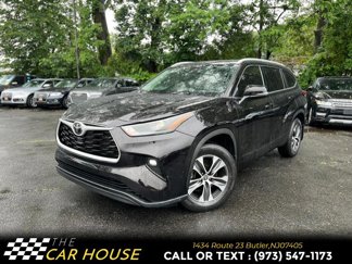Used 2022 Toyota Highlander XLE image 1